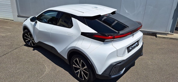 Vehicle image 6