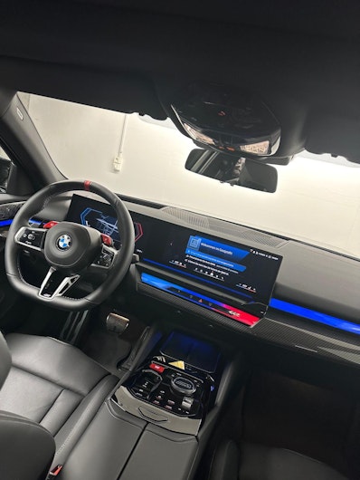 Vehicle image BMW M5