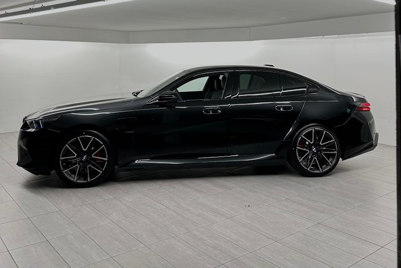 Vehicle image BMW M5