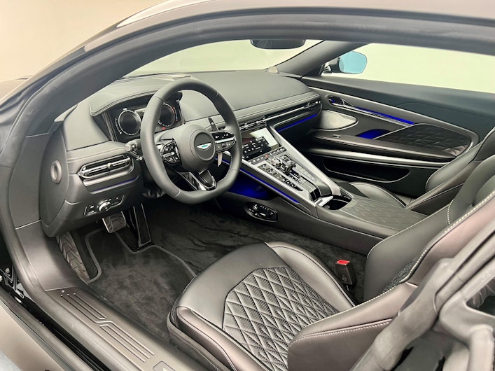 Vehicle image ASTON MARTIN DB12