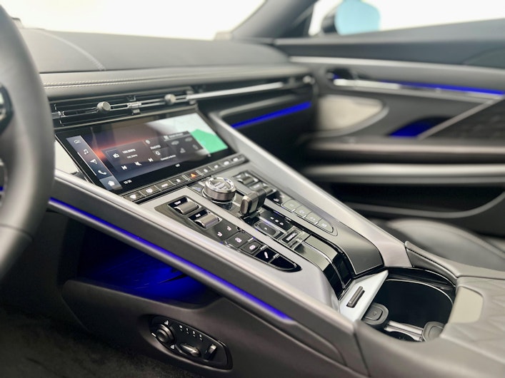 Vehicle image ASTON MARTIN DB12