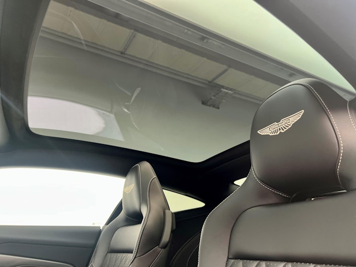 Vehicle image ASTON MARTIN DB12