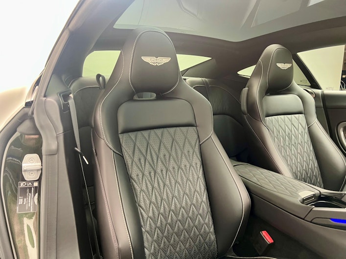 Vehicle image ASTON MARTIN DB12