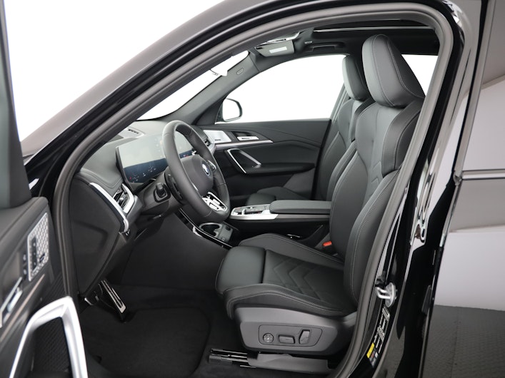 Vehicle image BMW iX1