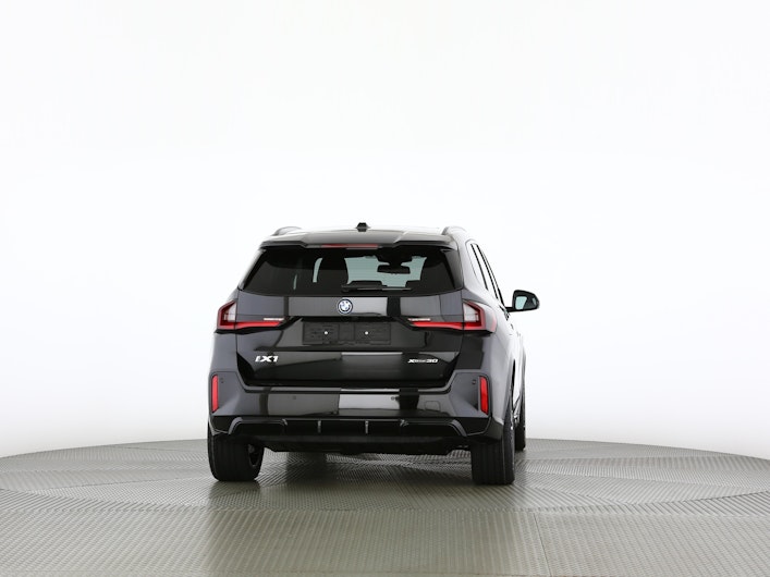 Vehicle image BMW iX1