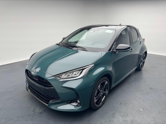 First vehicle image