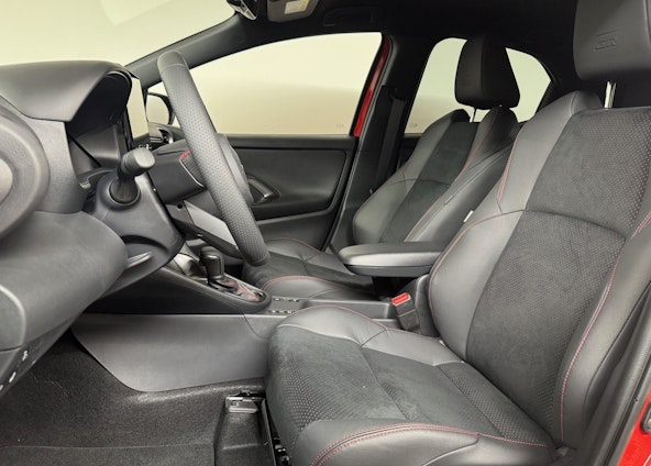 Vehicle image 4 Vehicle image 4