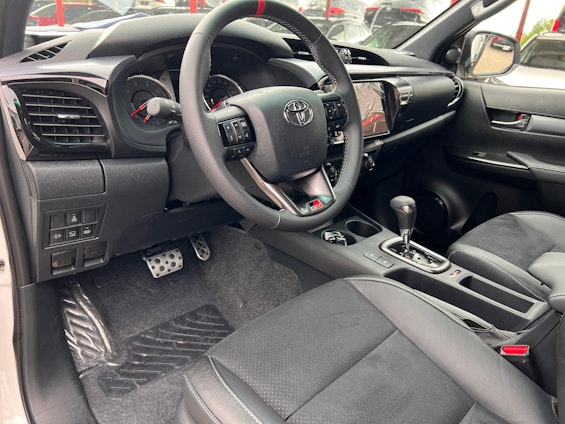 Vehicle image 7