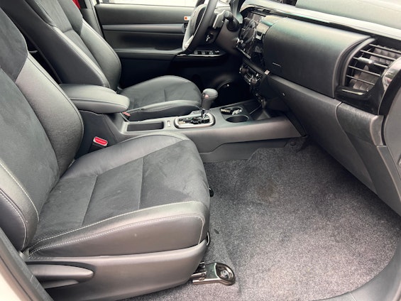 Vehicle image 12 Vehicle image 12