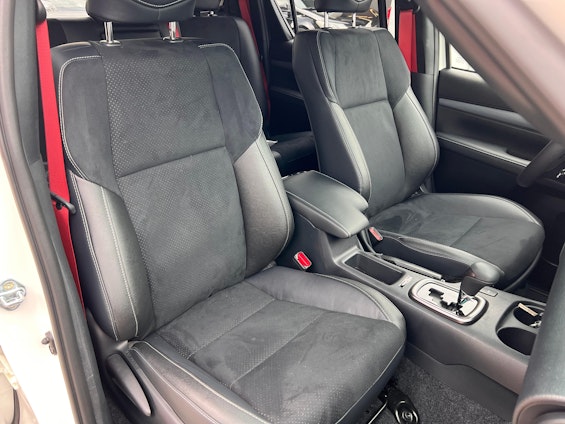 Vehicle image 14 Vehicle image 14