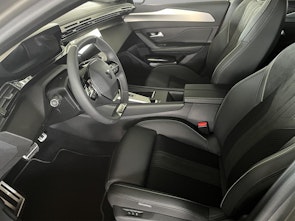 Vehicle image PEUGEOT 308 SW 1.2 Hybrid GT