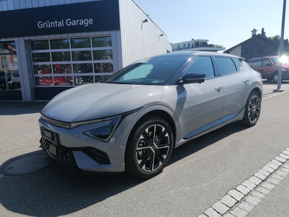 First vehicle image First vehicle image