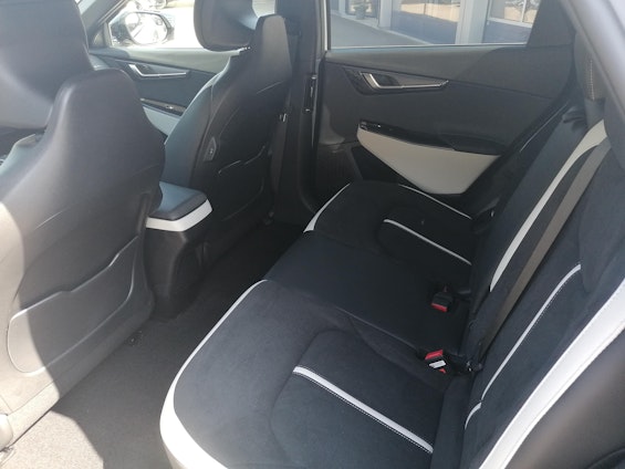 Vehicle image 18 Vehicle image 18