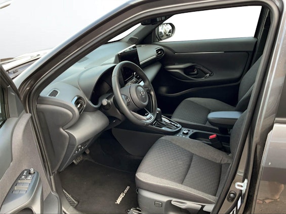 Vehicle image 9