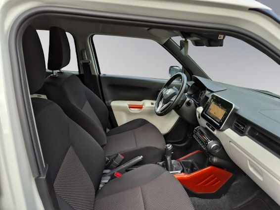 Vehicle image 14