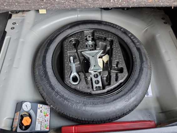 Vehicle image 21