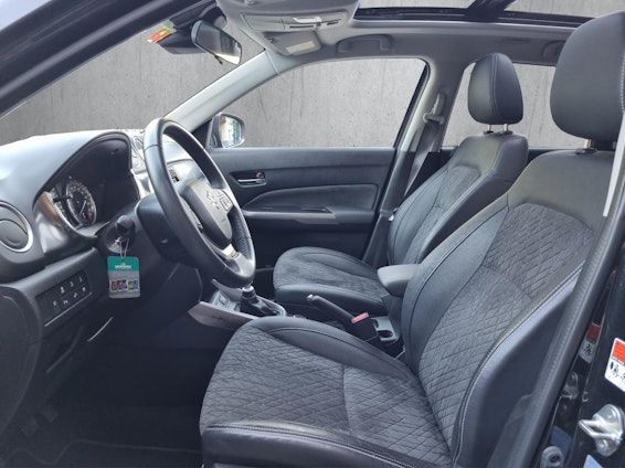 Vehicle image 13