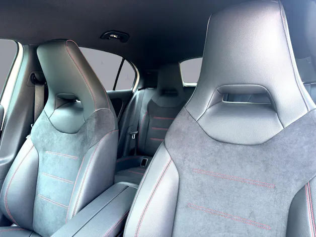 Mercedes-Benz A 220 AMG Line 4m