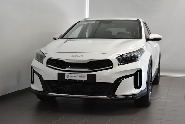 First vehicle image