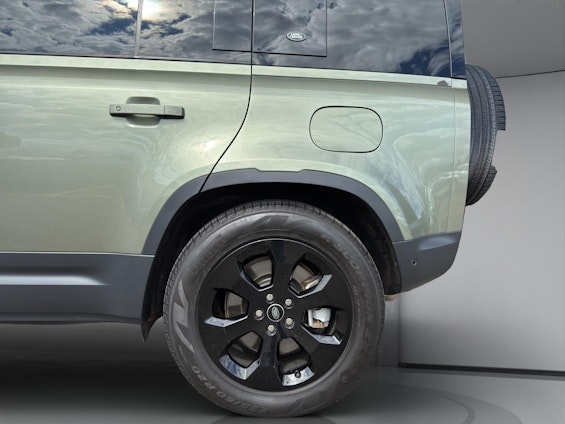 Vehicle image 18