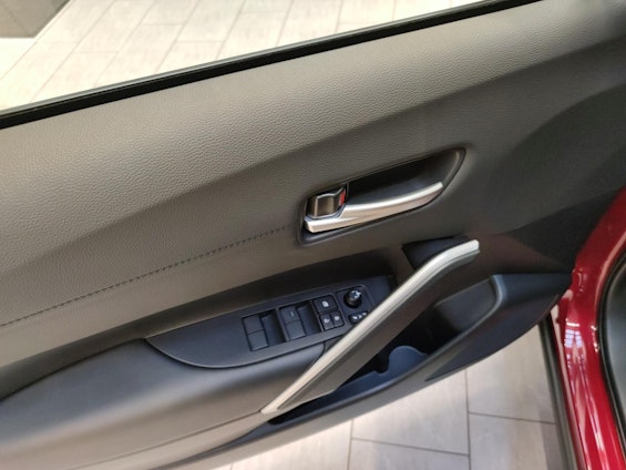 Vehicle image 16