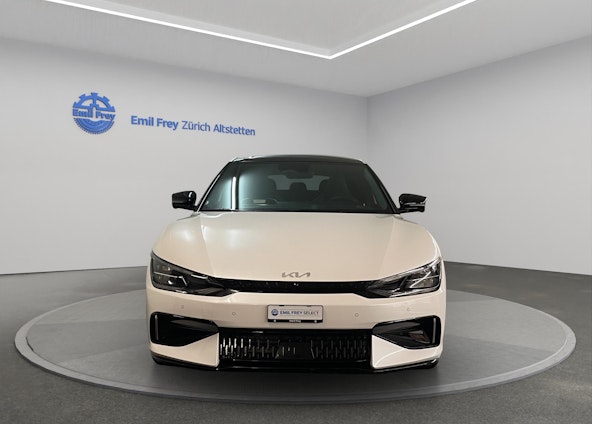 Vehicle image 4 Vehicle image 4