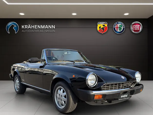Fiat 124 Spider Pinifarina Europa 2