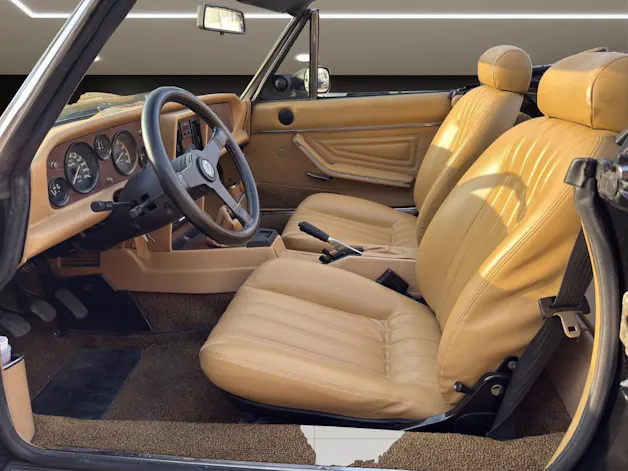 Fiat 124 Spider Pinifarina Europa 2