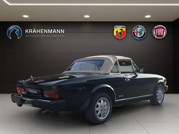 Fiat 124 Spider Pinifarina Europa 2