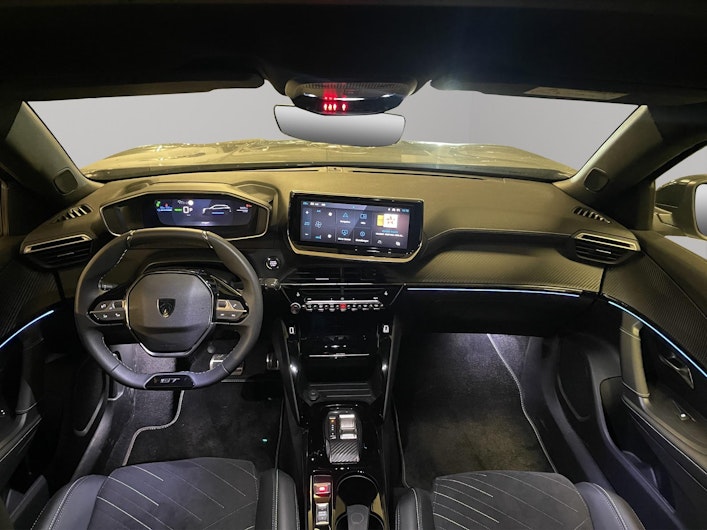 Vehicle image PEUGEOT 2008