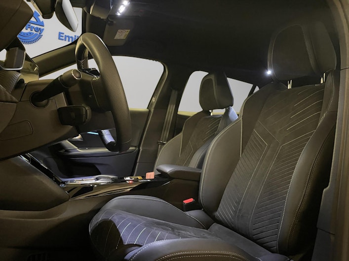 Vehicle image PEUGEOT 2008