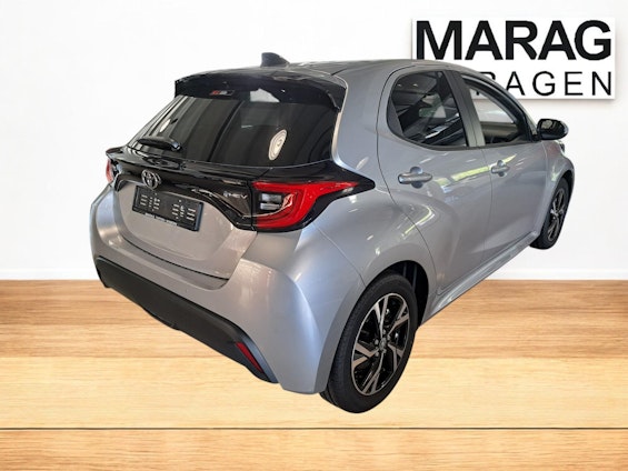 Vehicle image 3 Vehicle image 3