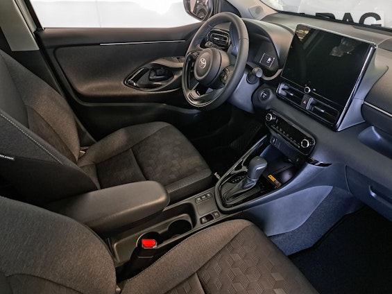 Vehicle image 6 Vehicle image 6