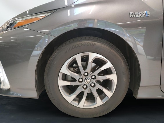 Vehicle image 18