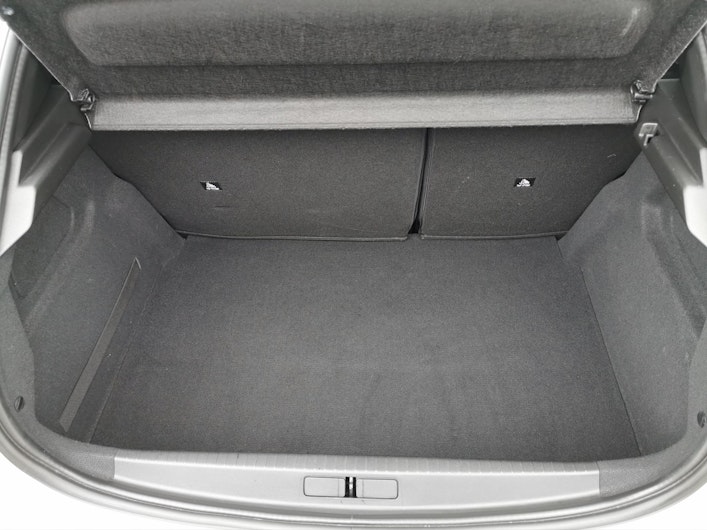 Vehicle image PEUGEOT 208