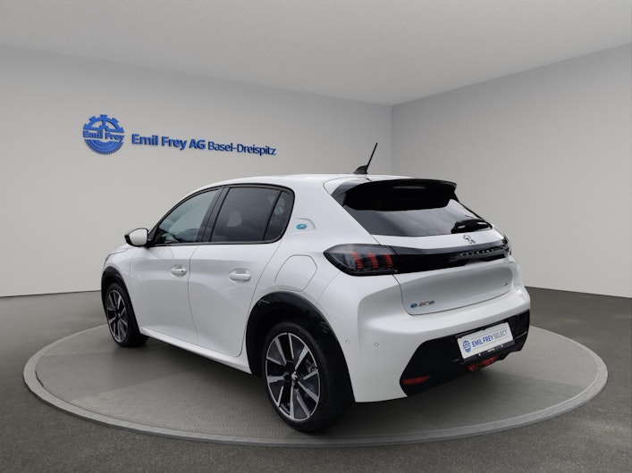 Vehicle image PEUGEOT 208