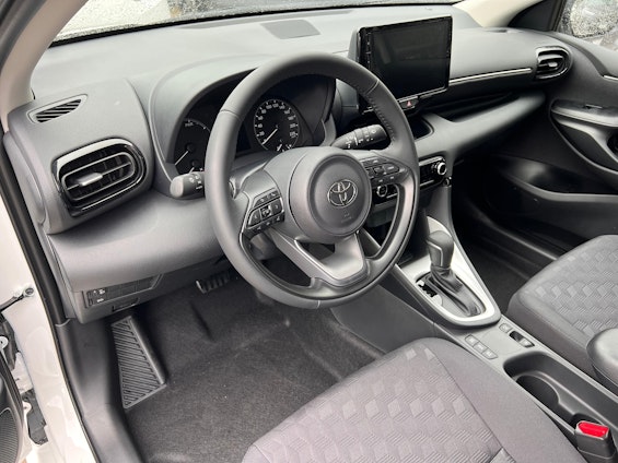 Vehicle image 7