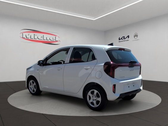 Vehicle image 4 Vehicle image 4