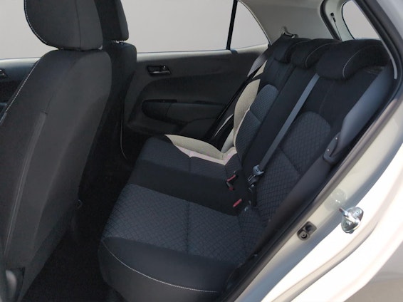 Vehicle image 14 Vehicle image 14