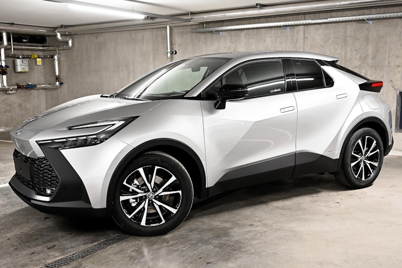 Vehicle image TOYOTA C-HR