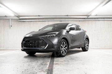 Vehicle image TOYOTA C-HR 0