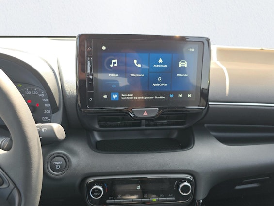 Vehicle image 11