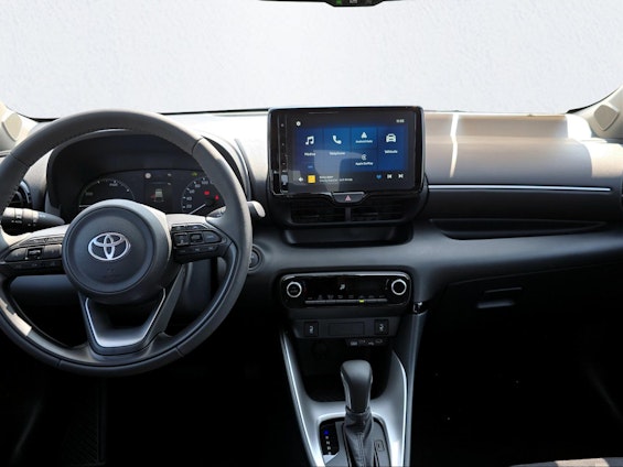 Vehicle image 10