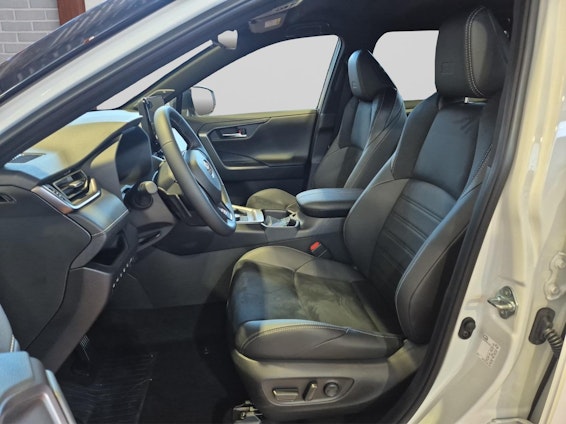 Vehicle image 7 Vehicle image 7