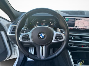 Fahrzeugbild BMW X6 M60i