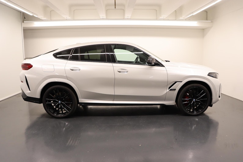 Vehicle image BMW X6
