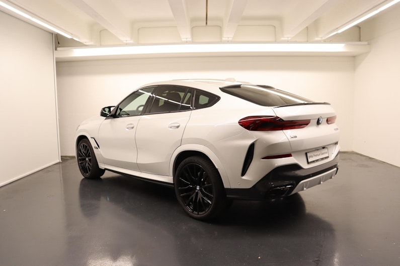 Vehicle image BMW X6