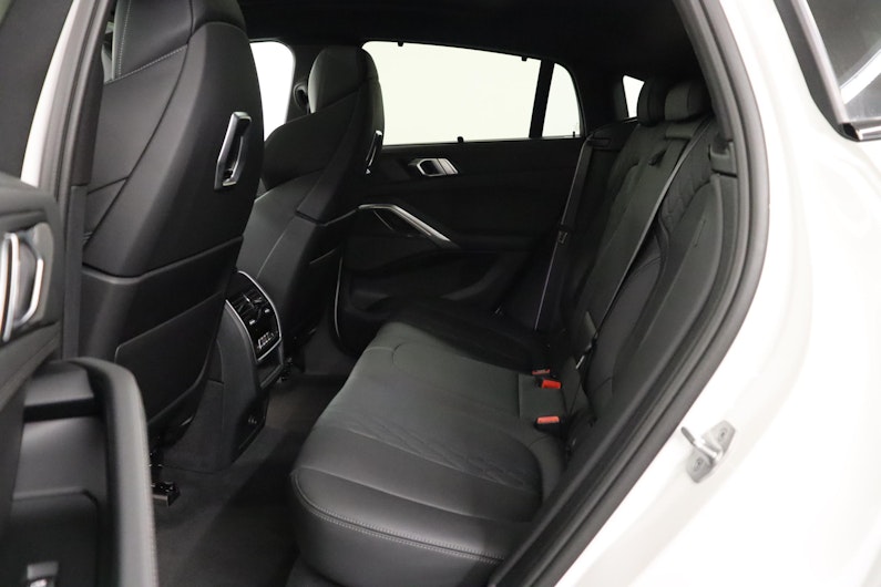 Vehicle image BMW X6