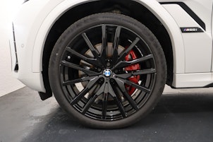 Vehicle image BMW X6 M60i