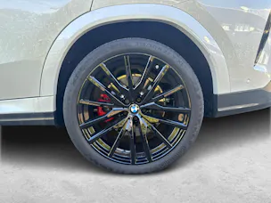 BMW X6 M60i